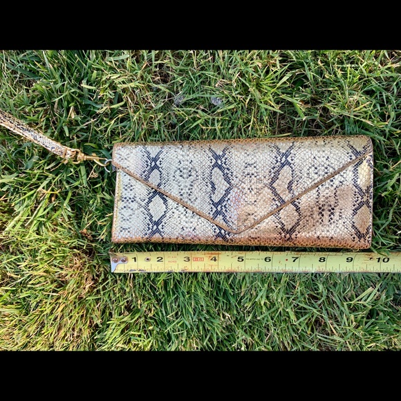 MARC by Marc Jacobs Snakeskin Wristlet - GUC - Picture 3 of 6